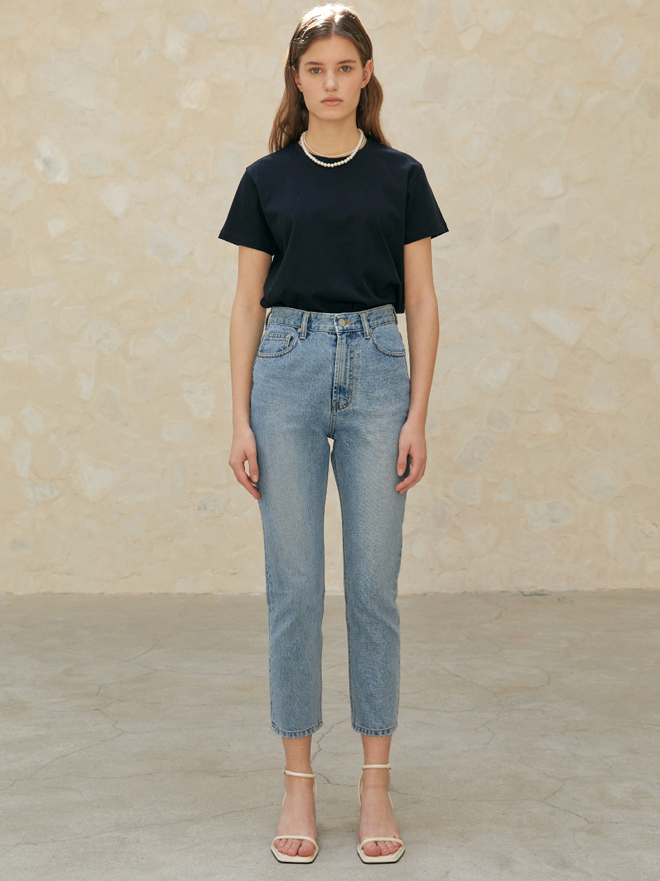 MANNON high rised slim-fit cropped denim jeans_LIGHT-INDIGO